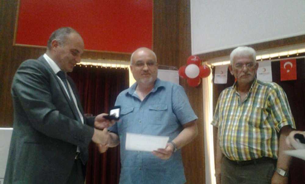 Kızılay Çorlu Şubesi`nden Bağışçılara Madalya