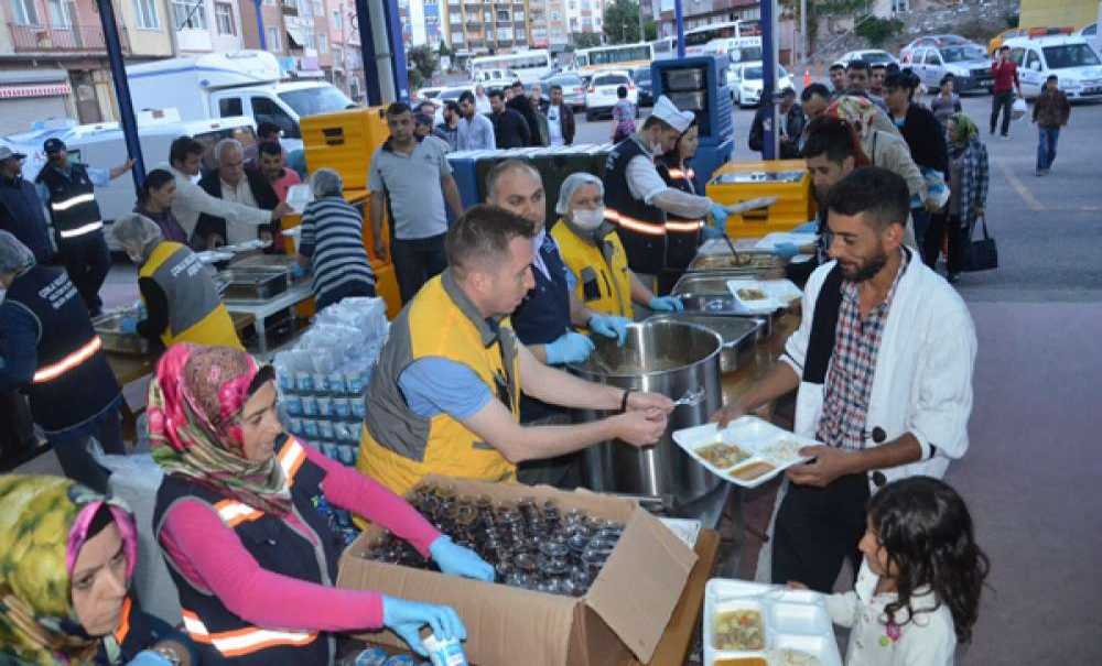 Çorlu Belediyesi Vatandaşlarla İftarda Buluşuyor