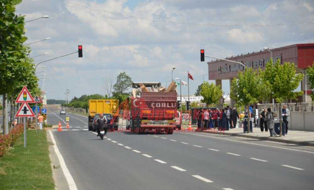 Hastane Önüne Sinyalizasyon
