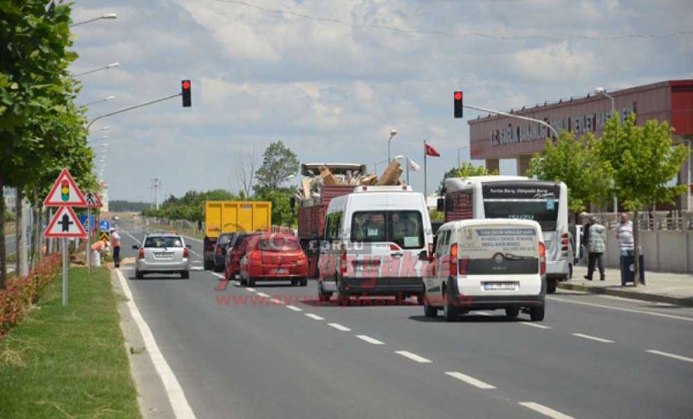 Hastane Önüne Sinyalizasyon