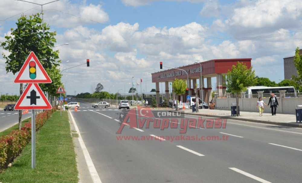 Hastane Önüne Sinyalizasyon