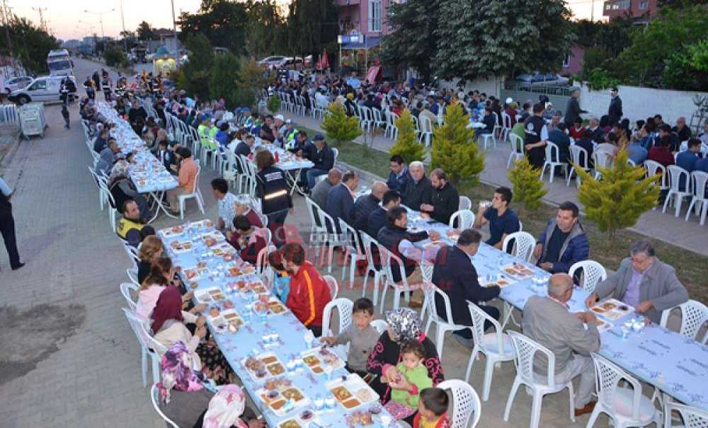 Çorlu Belediyesi`nin Mahalle İftarlarına Önerler`de Devam Edildi