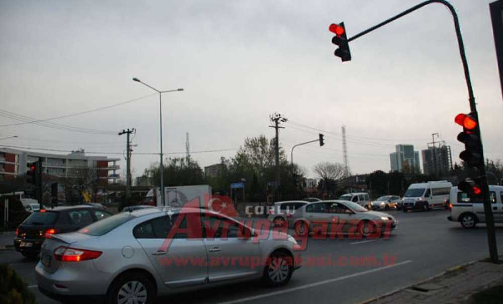 Bu Kavşaktan Her Gün 17 Bin Araç Geçiyor