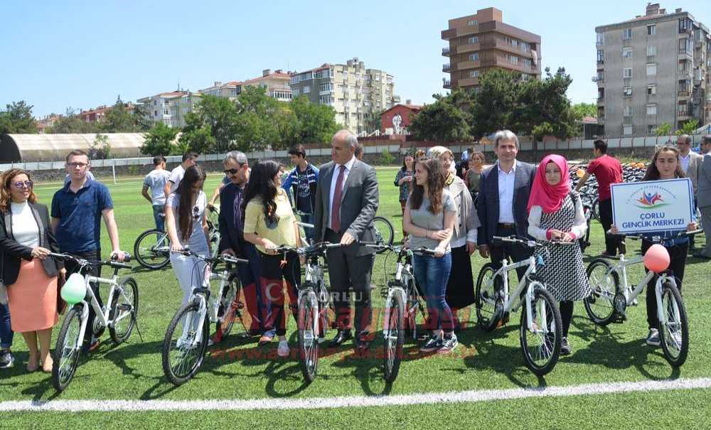 Çorlu'da 500 Öğrenciye Bisiklet