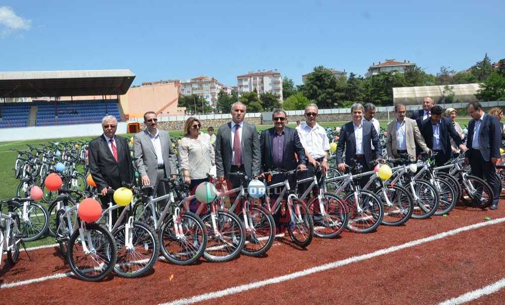 Çorlu'da 500 Öğrenciye Bisiklet