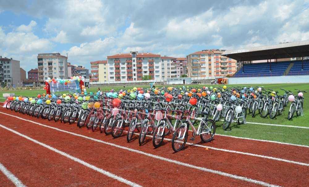 Çorlu'da 500 Öğrenciye Bisiklet