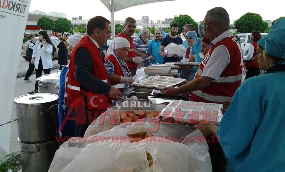 Kızılay Çorlu Devlet Hastanesi'nde İftar Düzenledi