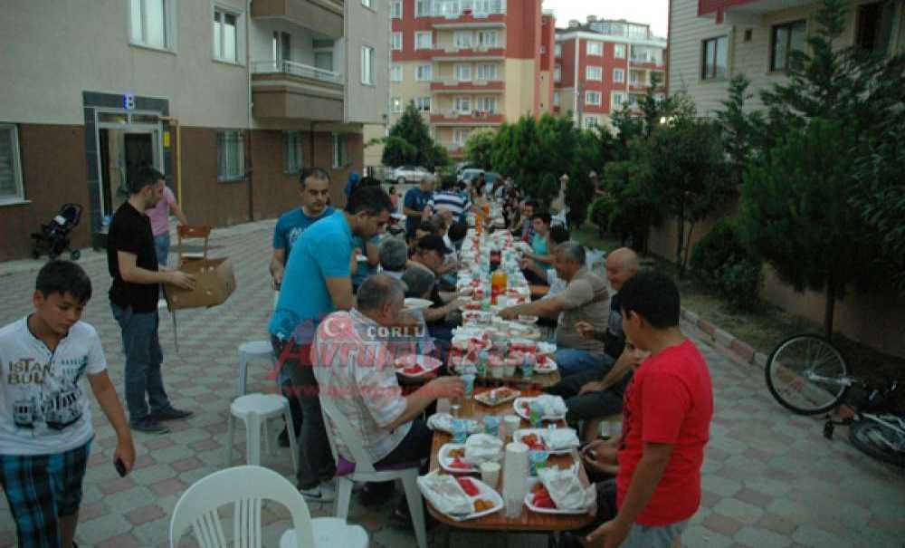 Anadolu Sitesi Sakinleri İftarda Bir Araya Geldi