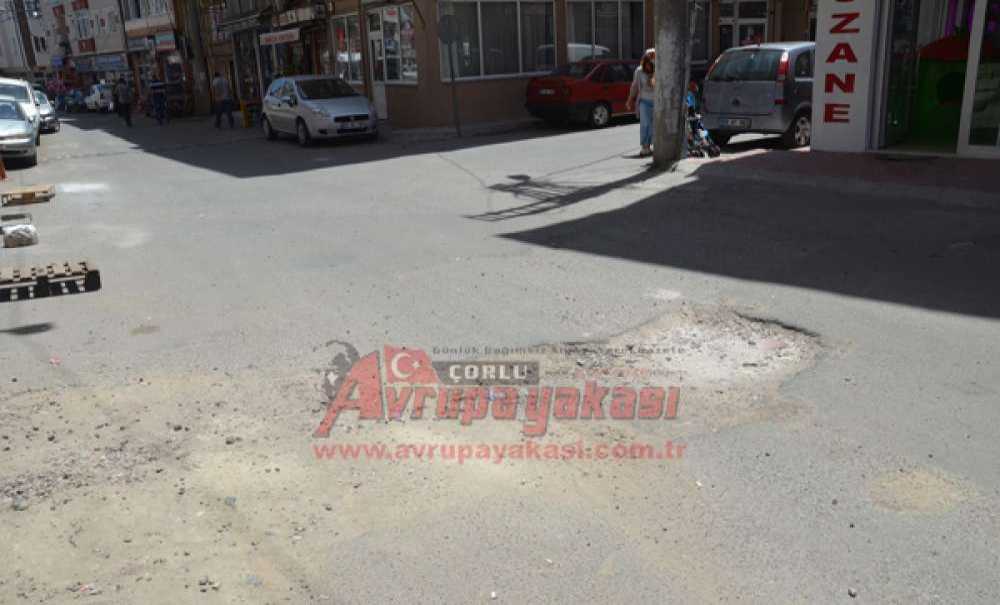 Bozuk Yollar Sürücüleri İsyan Ettiriyor