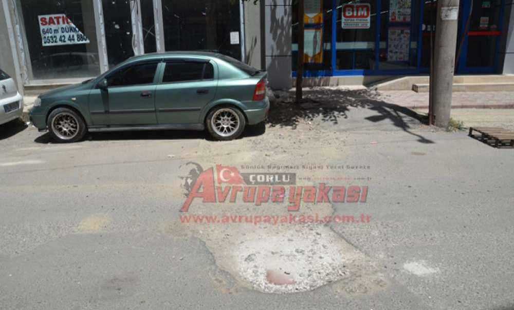 Bozuk Yollar Sürücüleri İsyan Ettiriyor