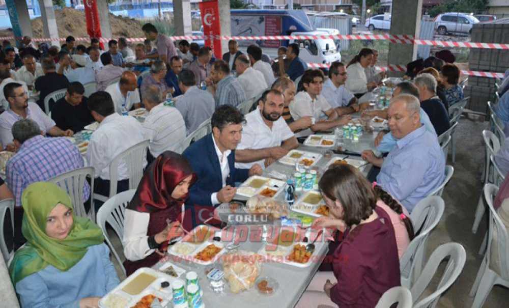 İlim Yayma Cemiyeti Çorlu Şubesi'nden İftar Yemeği