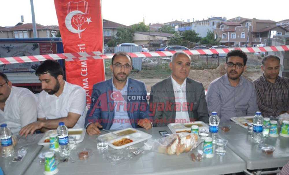 İlim Yayma Cemiyeti Çorlu Şubesi'nden İftar Yemeği