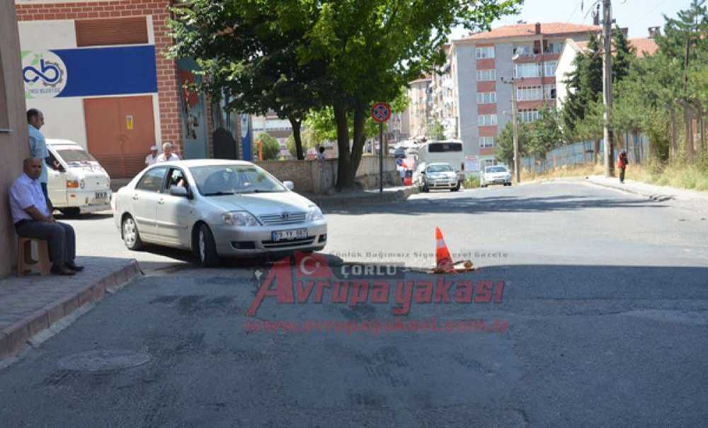 Yol Çöktü Esnaf Tedbir Aldı