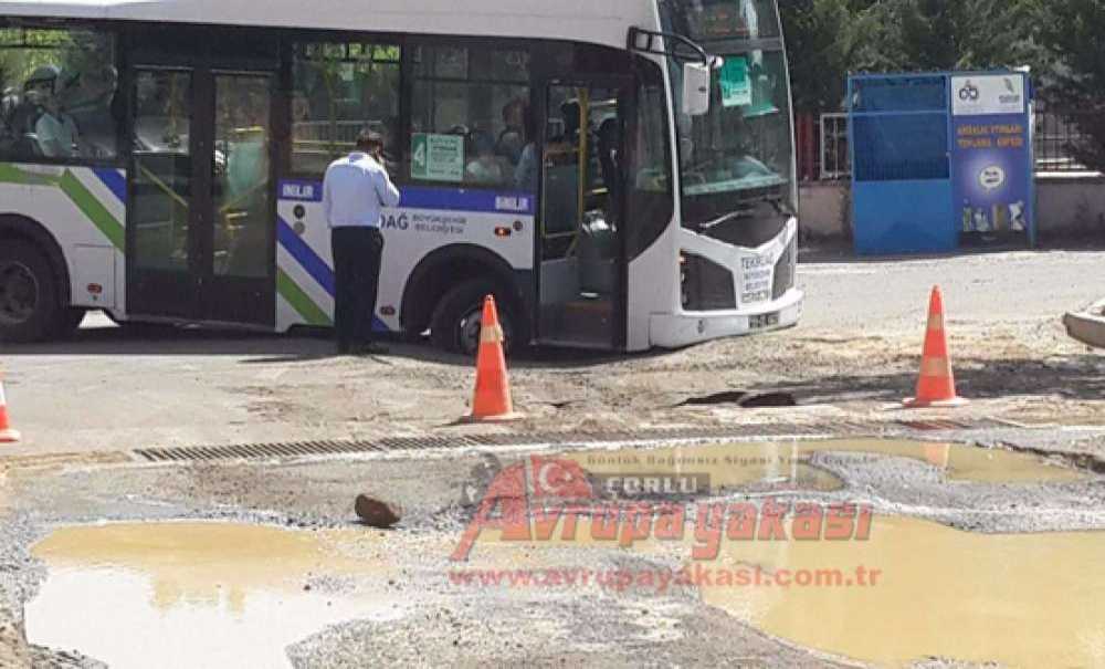 Tekpark'ın Otobüsü Teski'nin Çukuruna Düştü