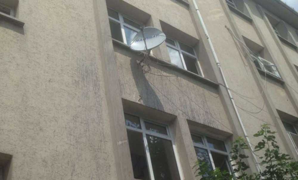 Gözaltındaki Hırsızlık Şüphelisi Adliyenin 3. Katından Atladı