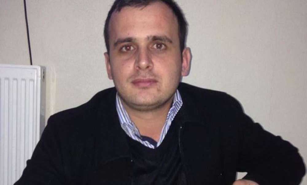 Buğday Hasadını Tamamlayan Çiftçi Mutlu