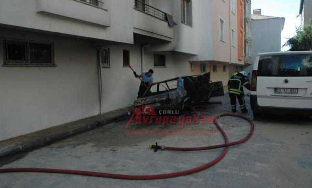 Park Halindeki Otomobil Alevlere Teslim Oldu