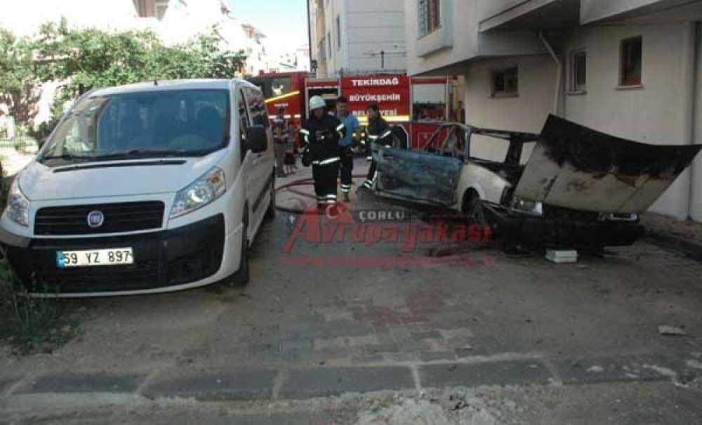 Park Halindeki Otomobil Alevlere Teslim Oldu