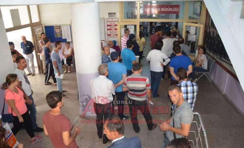 Çorlu Nüfus Müdürlüğü'nde Yoğunluk Artıyor