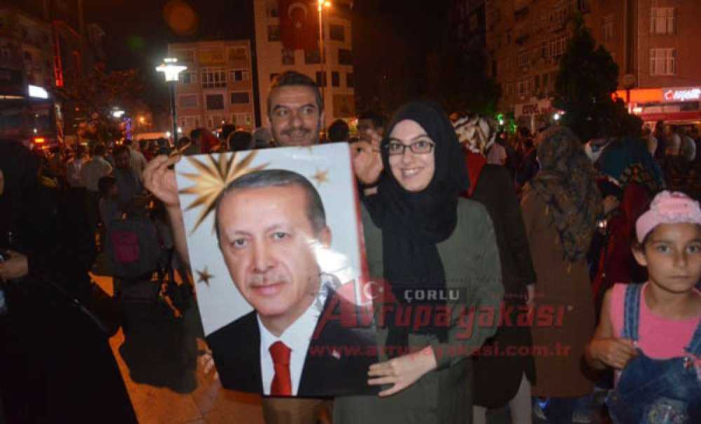 Çorlu Demokrasi Nöbeti Tutuyor