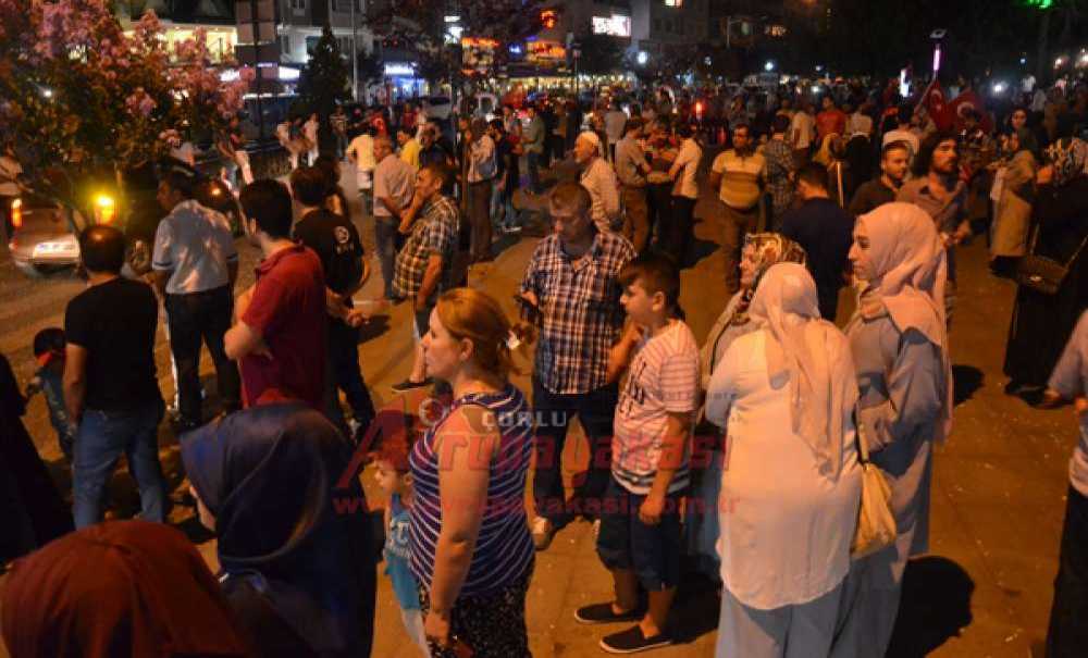 Çorlu'nun Demokrasi Nöbeti Sürüyor