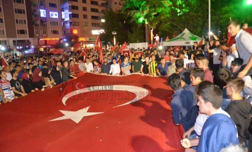 Vatandaşlar Demokrasi Nöbetinde