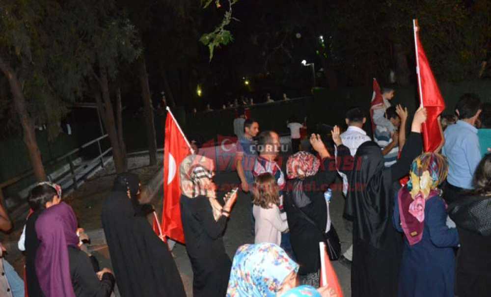 Demokrasi Nöbeti Devam Ediyor