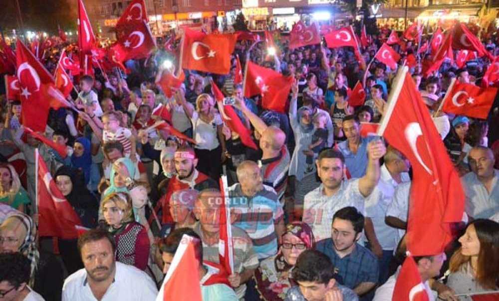 Demokrasi Nöbetinde Büyük Coşku