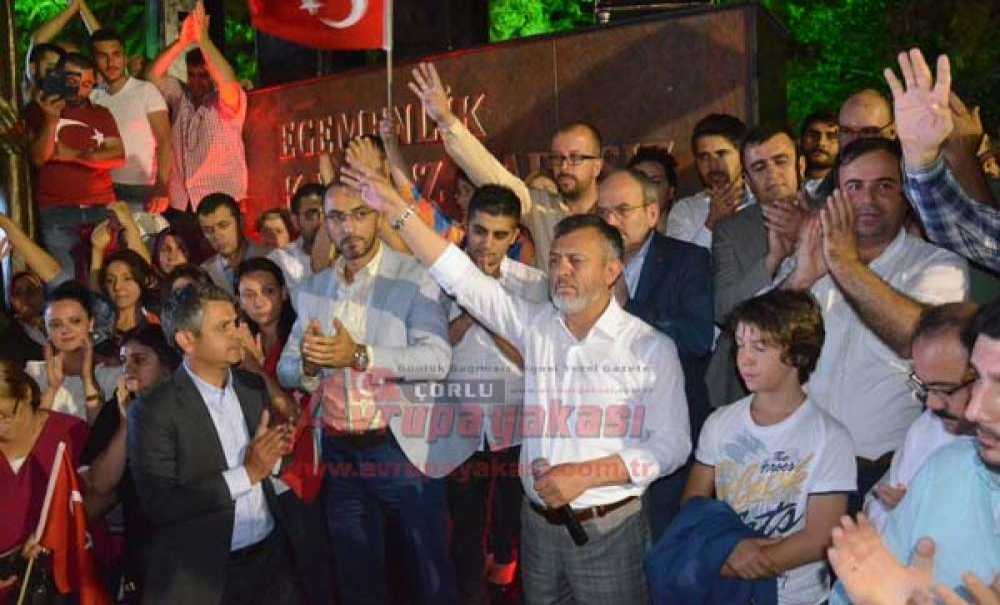 Demokrasi Nöbetinde Büyük Coşku