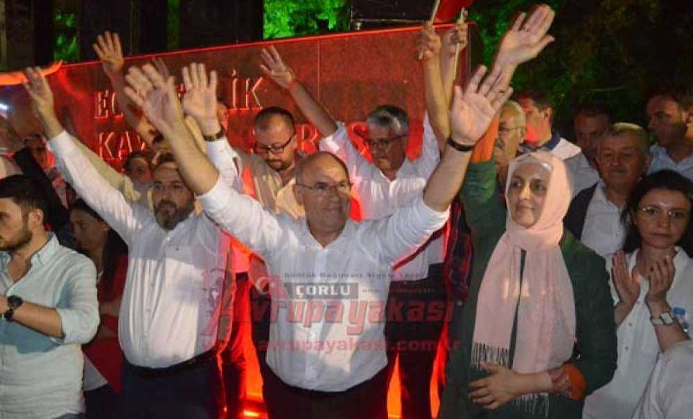 Demokrasi Nöbetinde Büyük Coşku