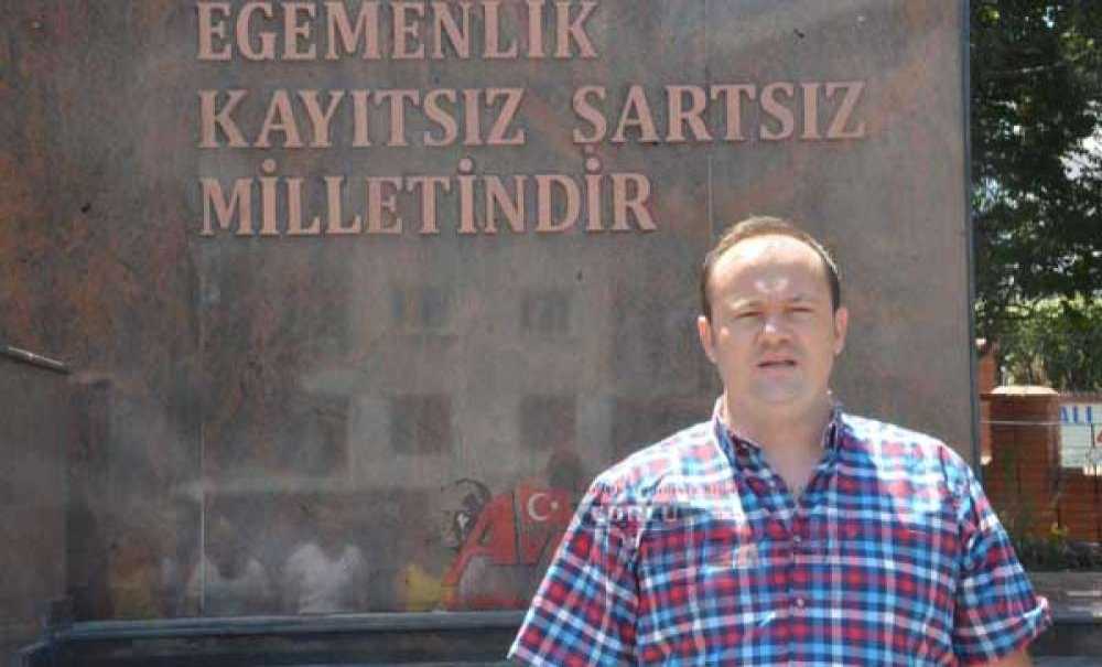 Çorlu Gazeteciler Derneği'nden Atatürk Anıtına Çelenk