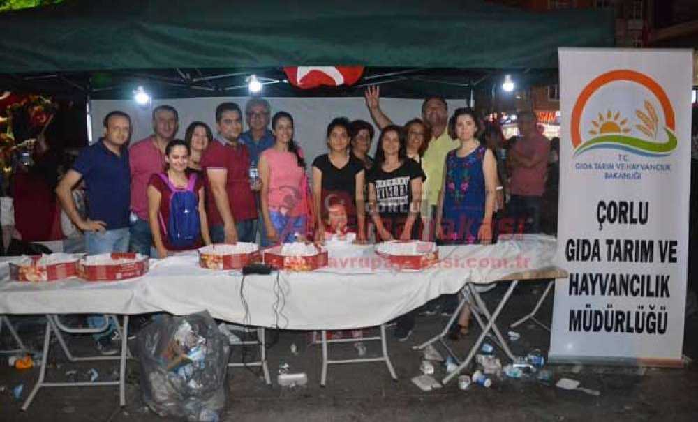 Çorlu'da Demokrasi Nöbeti Sürüyor