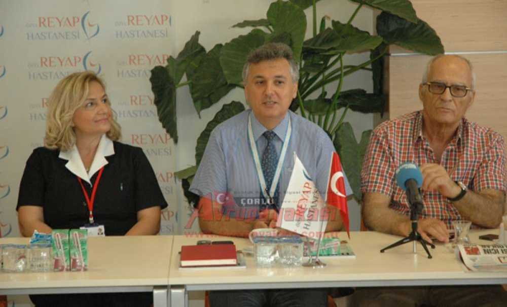 Reyap Hastanesi'ndan Gazetecilere Kahvaltı
