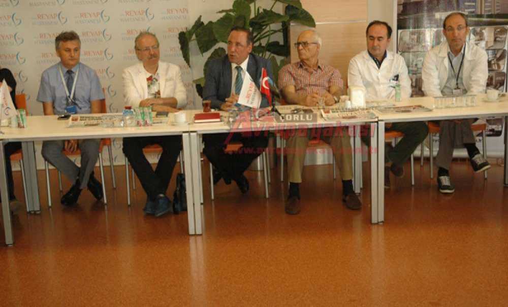 Reyap Hastanesi'ndan Gazetecilere Kahvaltı