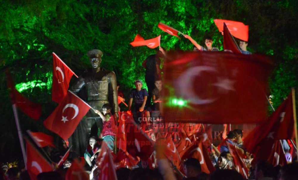 Demokrasi Nöbetinde 12. Gün