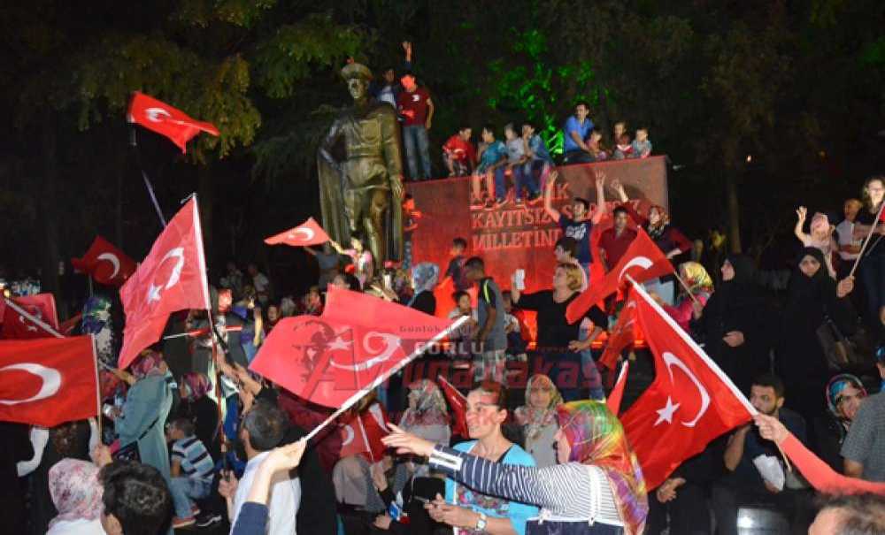 Demokrasi Nöbetinde 18. Gece