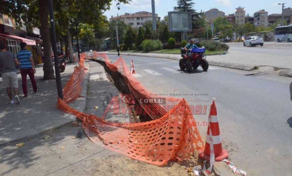 Elektrik Hatları Yeraltına Alınıyor