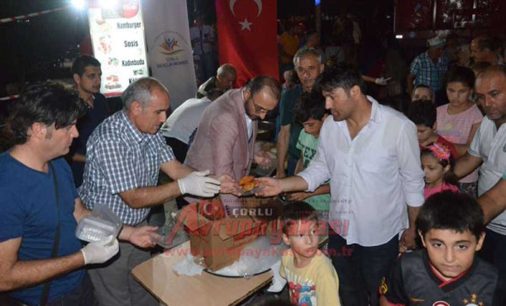 Kaymakam Kılıç'tan Demokrasi Nöbetine Katılanlara Lokma