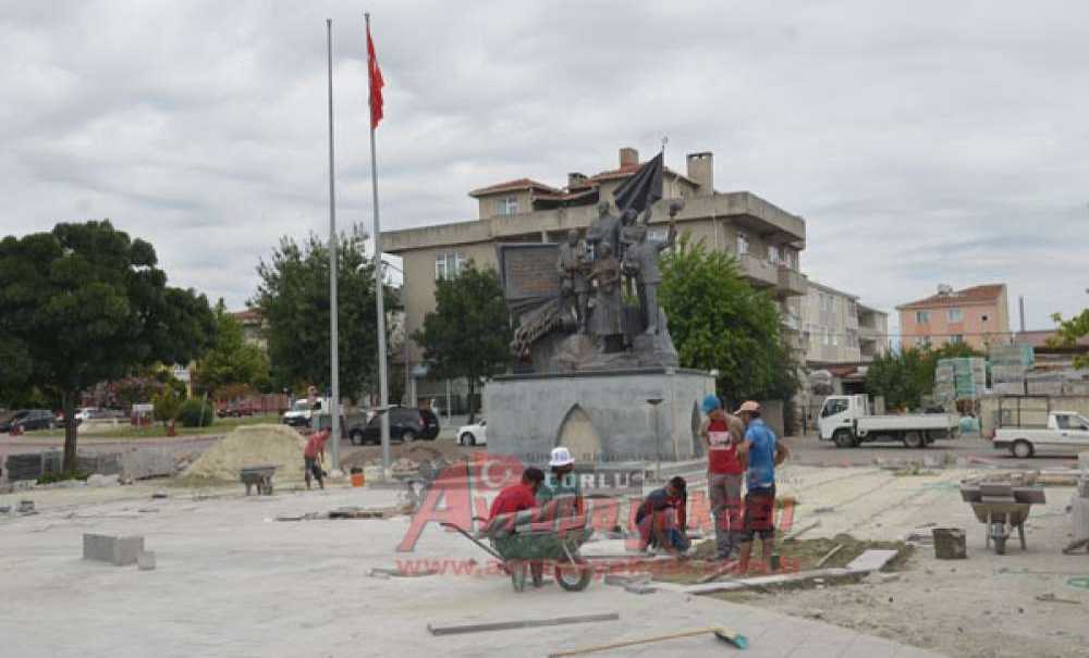 Ergene Atatürk Meydanı'ndan Düzenleme Çalışmaları Sürüyor