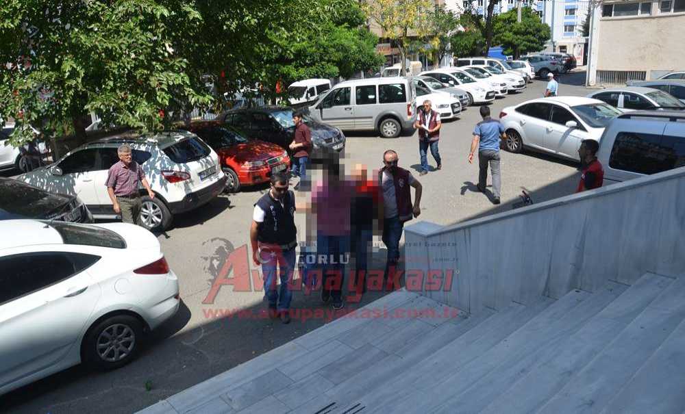 4 Öğretmen Tutuklandı