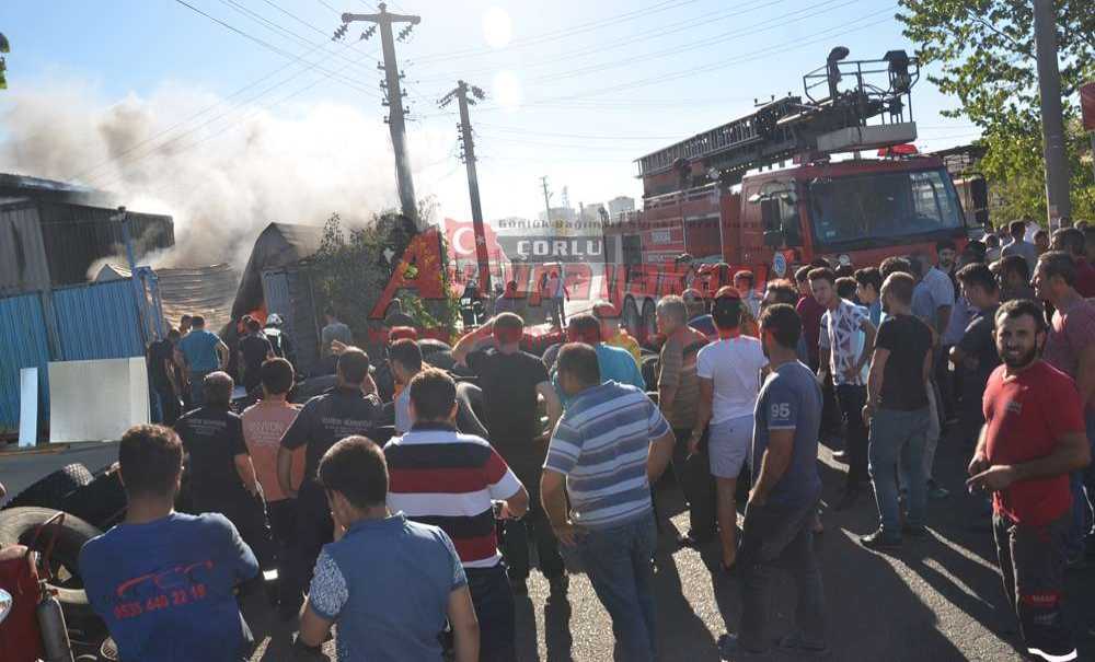 Sanayi Sitesi'ndeki Yangın Korkuttu