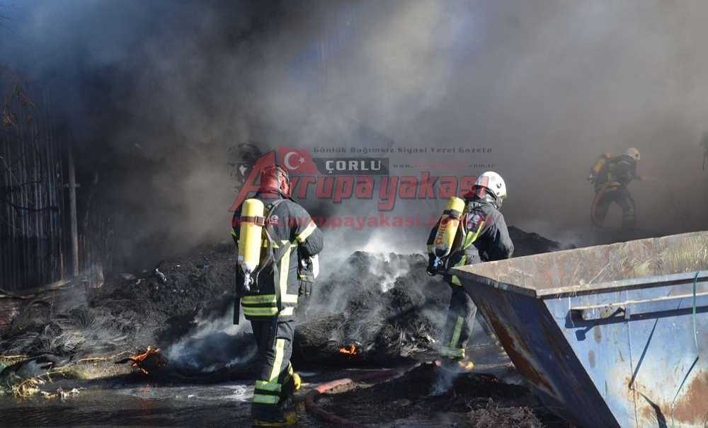 Sanayi Sitesi'ndeki Yangın Korkuttu