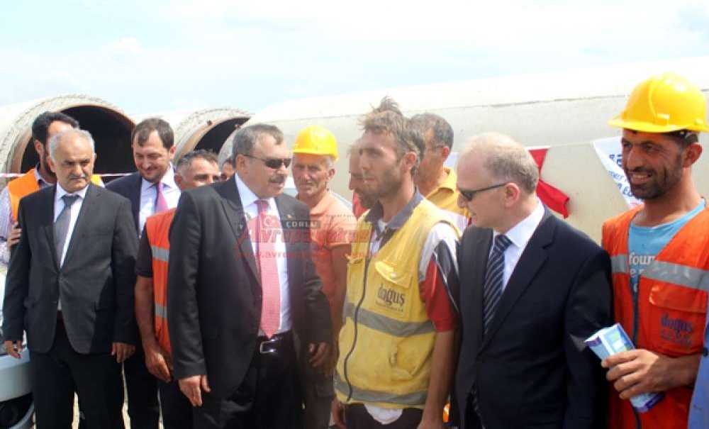 Bakan Eroğlu Derin Deniz Deşarj Şantiyesinde İncelemelerde Bulundu