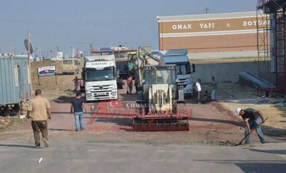 Çorlu Belediyesi Yeni Yolları Asfaltlıyor