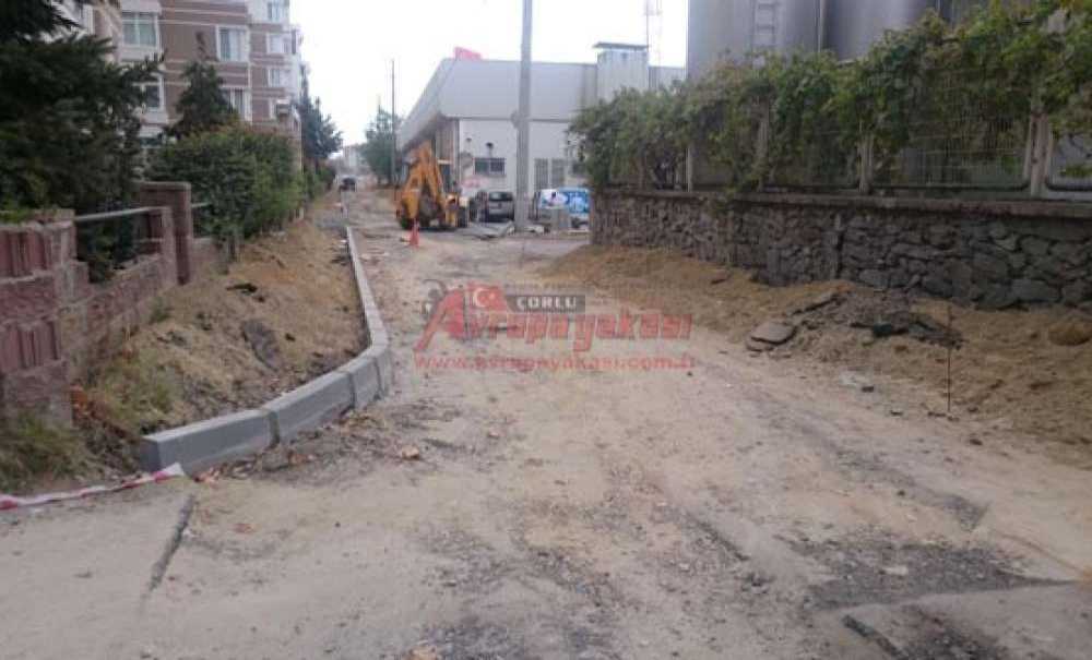 Kaldırımsız Sokağa Kaldırım Yapılıyor