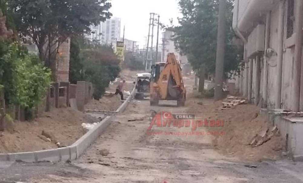 Kaldırımsız Sokağa Kaldırım Yapılıyor