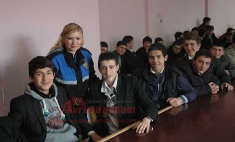 Çorlu Tdp Ve Kom'dan Öğrencilere Madde Bağımlılığı Semineri