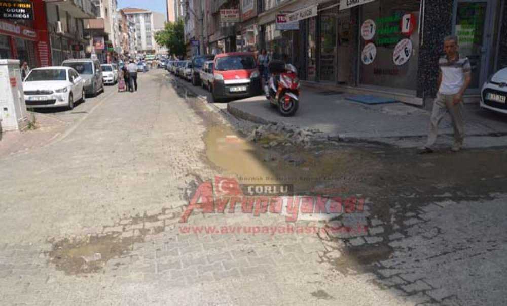 Kilit Parke Taşları Çöktü