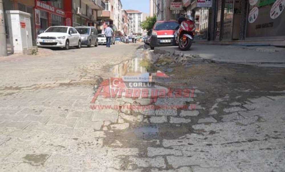 Kilit Parke Taşları Çöktü