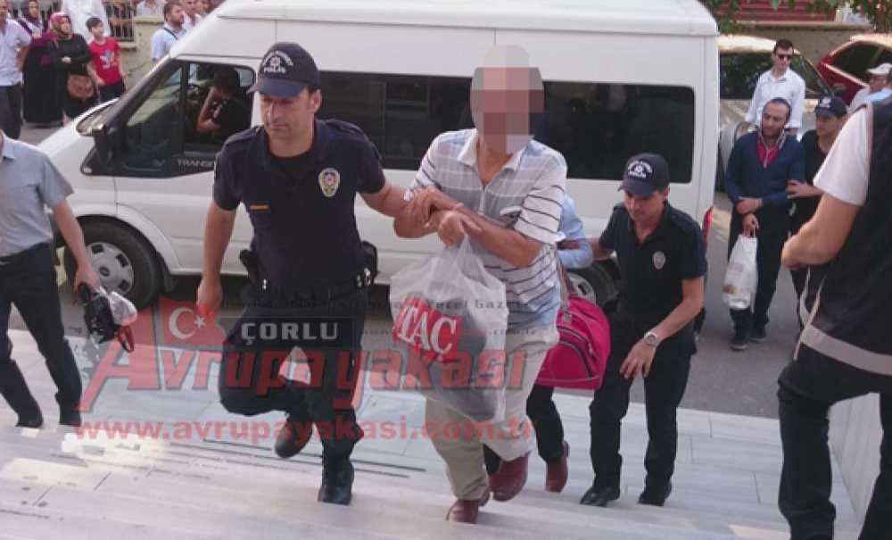 Çalıştıkları Adliyeye Kelepçeli Getirildiler